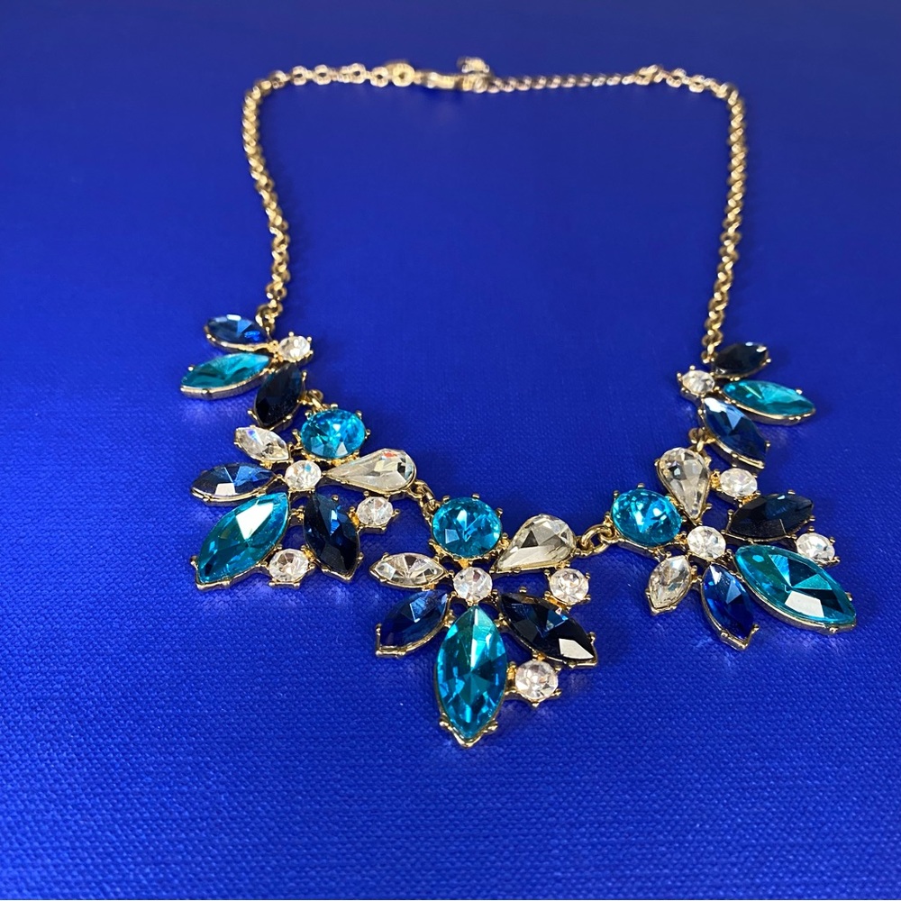 Banana Republic shades of blue necklace